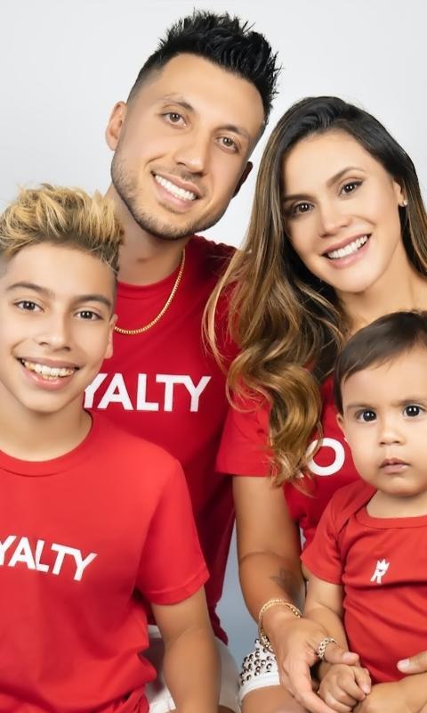 royalty family Wallpapers HD screenshot image 1_Popularmodapk.com